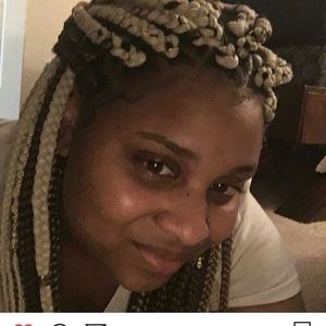 Meet your Posher, Alicia